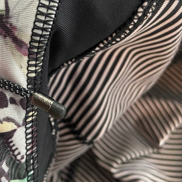 Lululemon Run: Inspire Crop II *All Full-On Luxtreme Butterfly Band - Picture 16 of 16